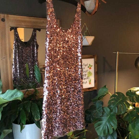Banana Republic Rose Gold Sequin Cocktail Dress - Picture 2 of 4